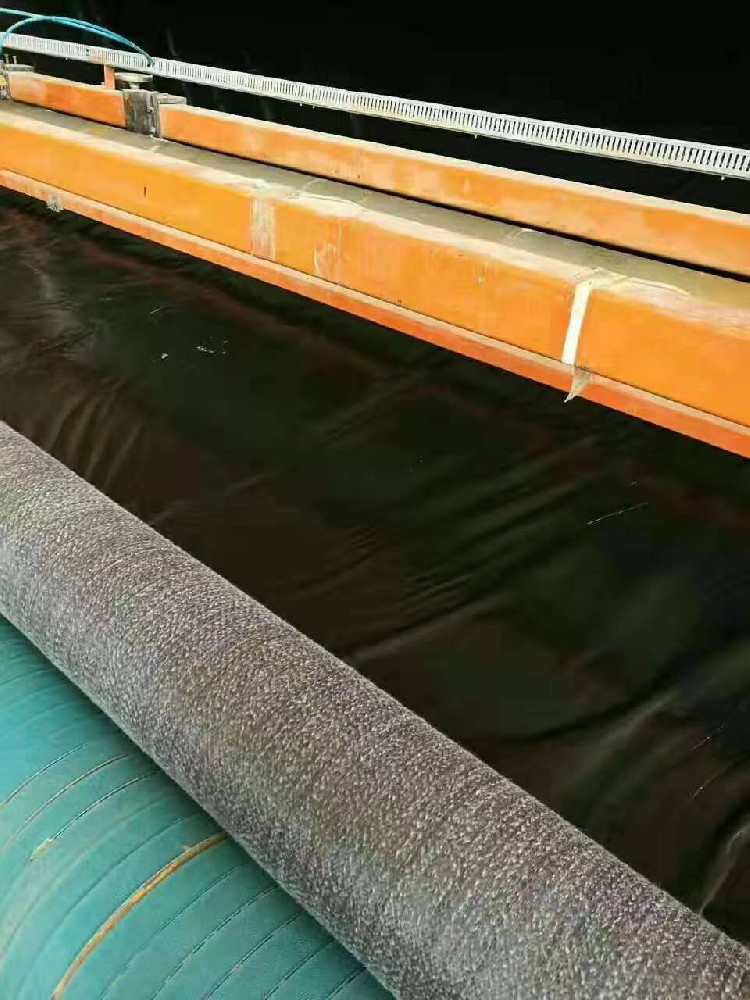 覆膜防水毯